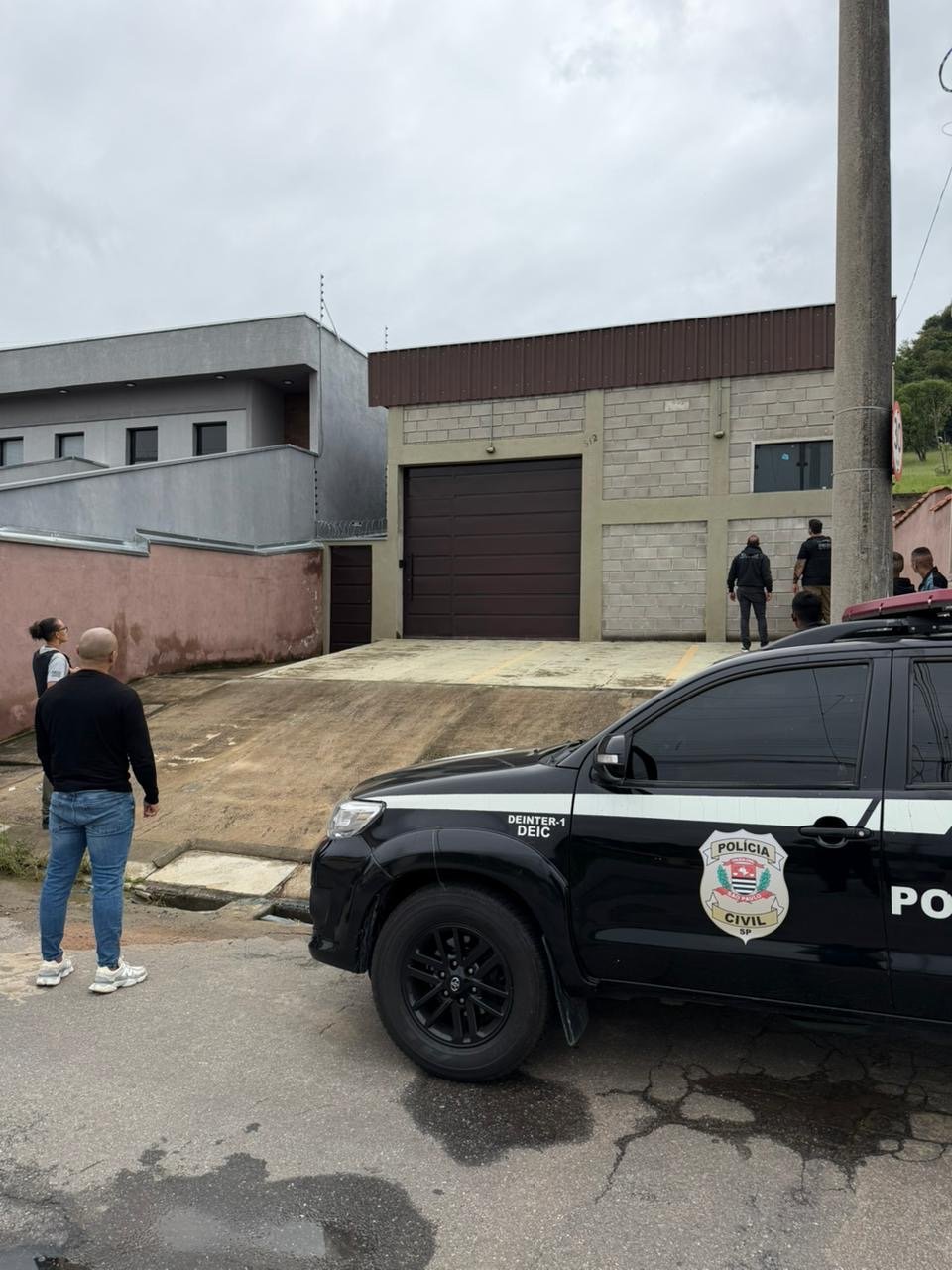 Apreensão e verificação de material